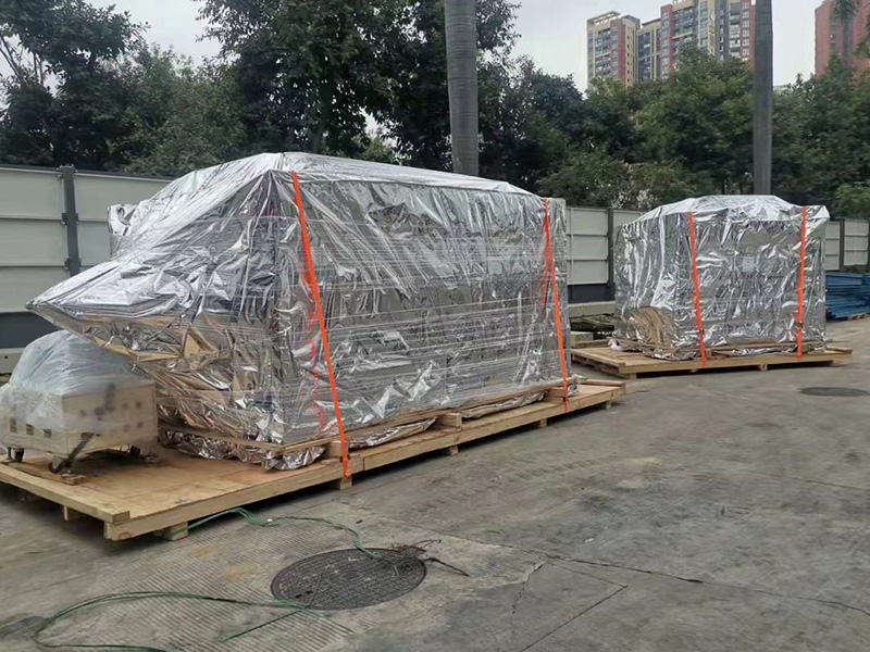 深圳沙井(jing)真空木箱包(bao)裝現場